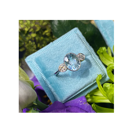 Aquamarine and diamond ring Image